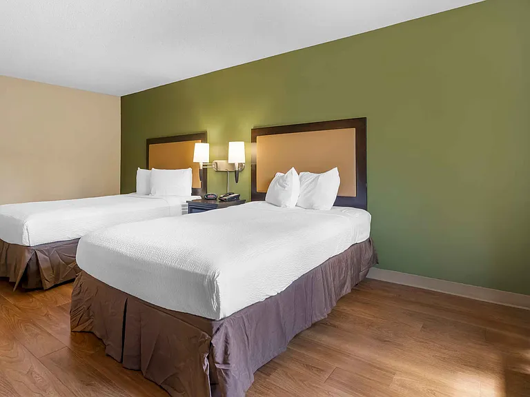 Deluxe Studio - 2 Full Beds