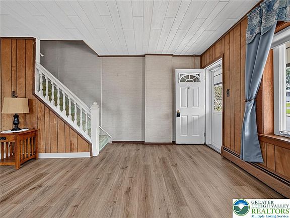 4th image of 329 Delong Ave