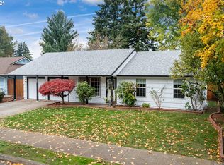 16543 SE Salmon St, Portland, OR