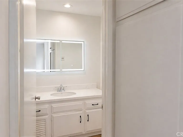 950 Avenida Carmel #G — Photo 8