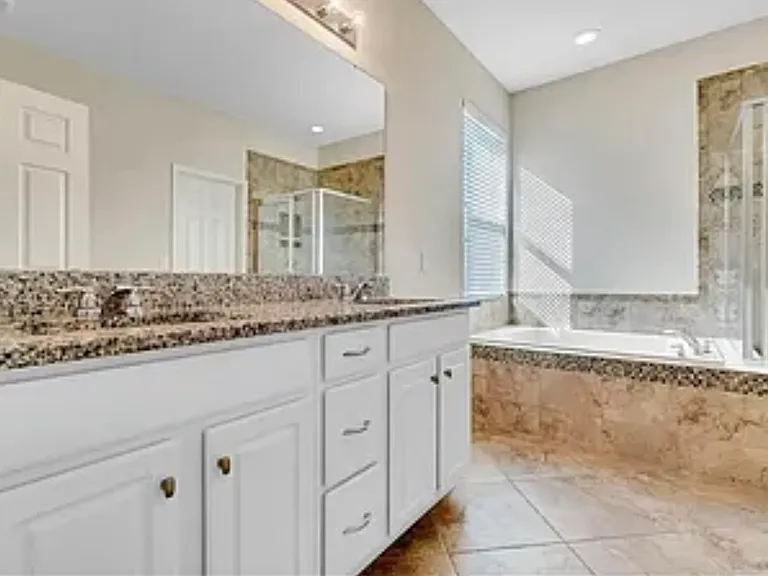 1907 Castleton Dr — Photo 16