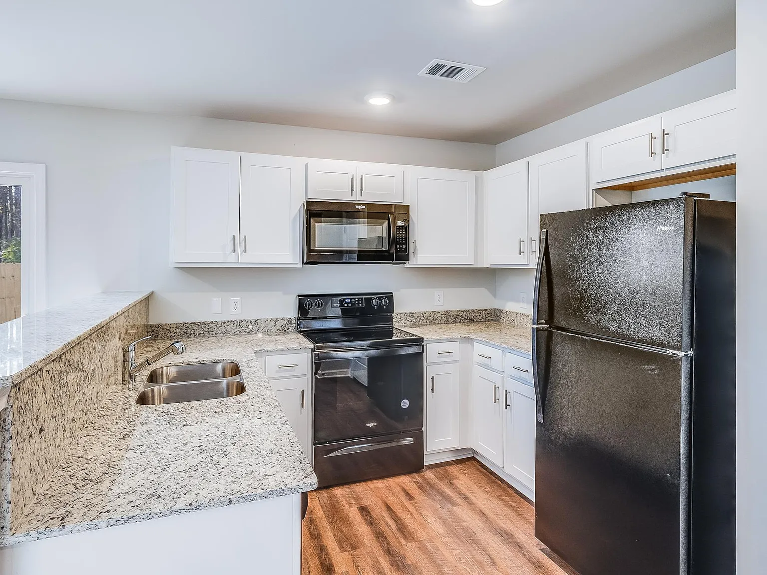 107 Blandford Villas Dr — Photo 2