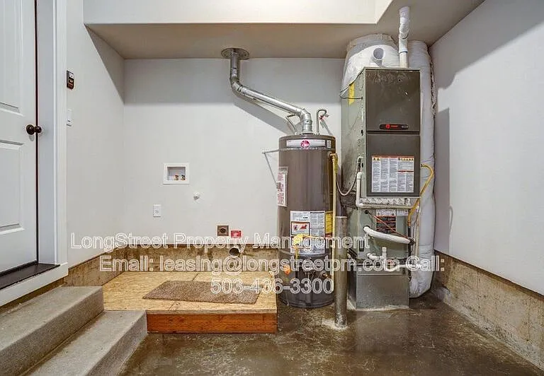 482 S Monmouth Ave — Photo 37