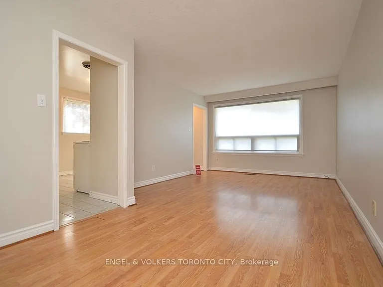 158 Cherrywood Dr #UPPER — Photo 4