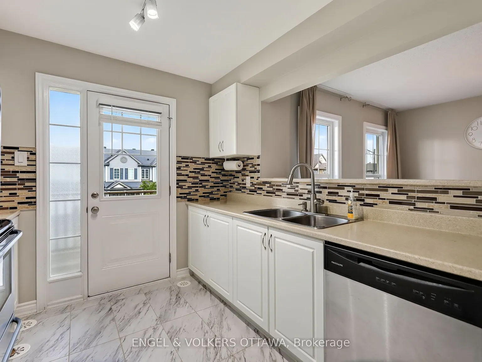 2 bed, $2,300 — Photo 2