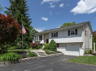 25 Regency Dr, Wappingers Falls, NY 12590