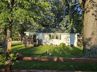 705 E Alfred St, Weyauwega, WI 54983