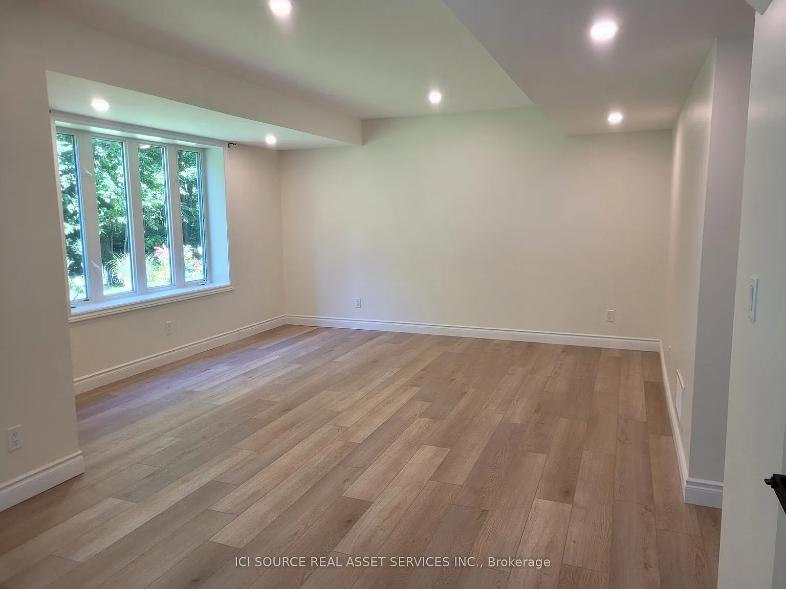 2 bed, $1,950 — Photo 4