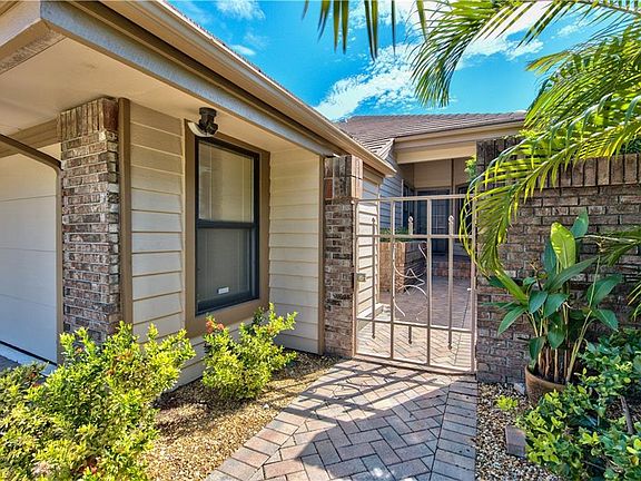4th image of 575 Park Shore Dr #2