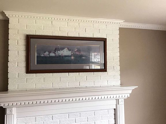Crown moulding. 