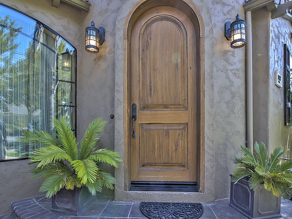 4th image of 1128 El Abra Way