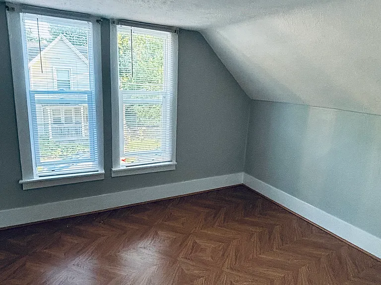 upper bedroom