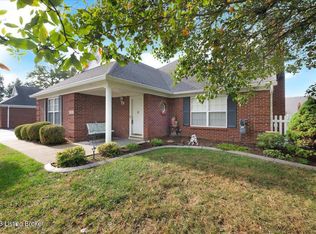 8706 Summertree Ln, Louisville, KY 40291