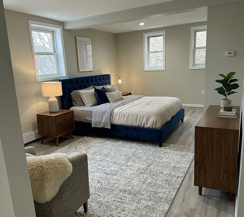 1st image of 358 Peshine Ave Floor 2