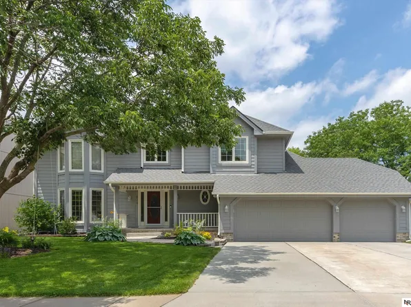 824 N 164th St, Omaha, NE 68118