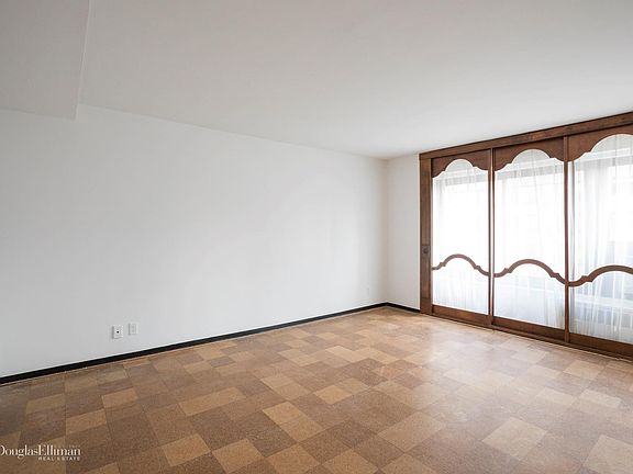5th image of 3343 14th St APT 6A