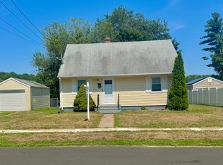 98 Twin Brook Rd, Hamden, CT 06514