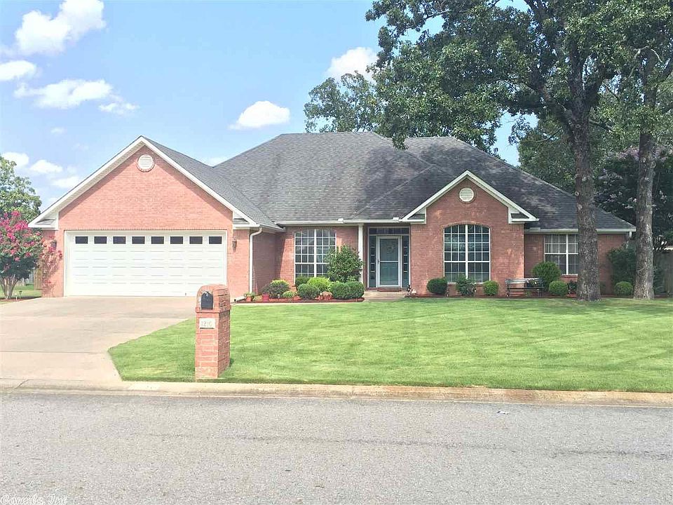 1st image of 1210 Clarence Dr