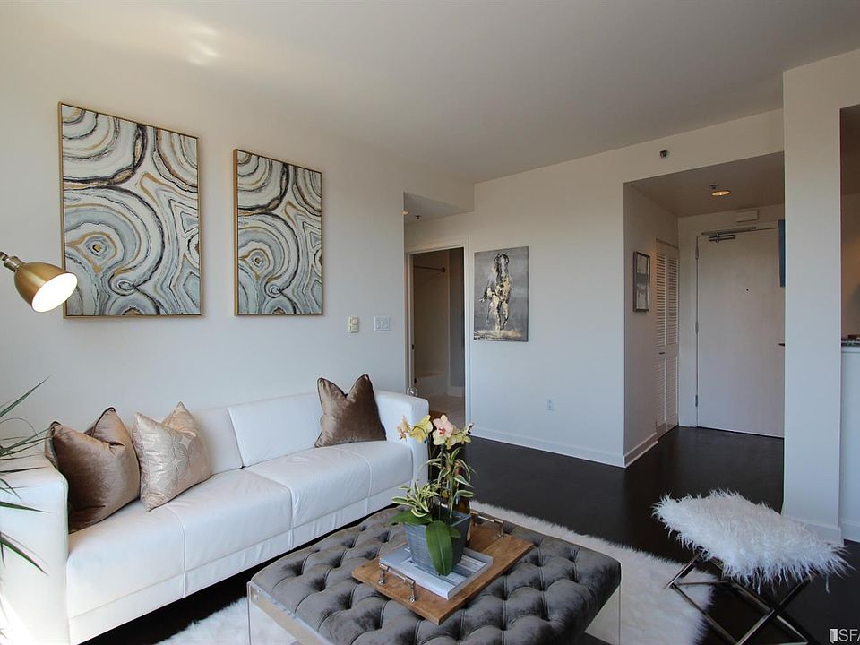 1st image of 260 King St Unit 531