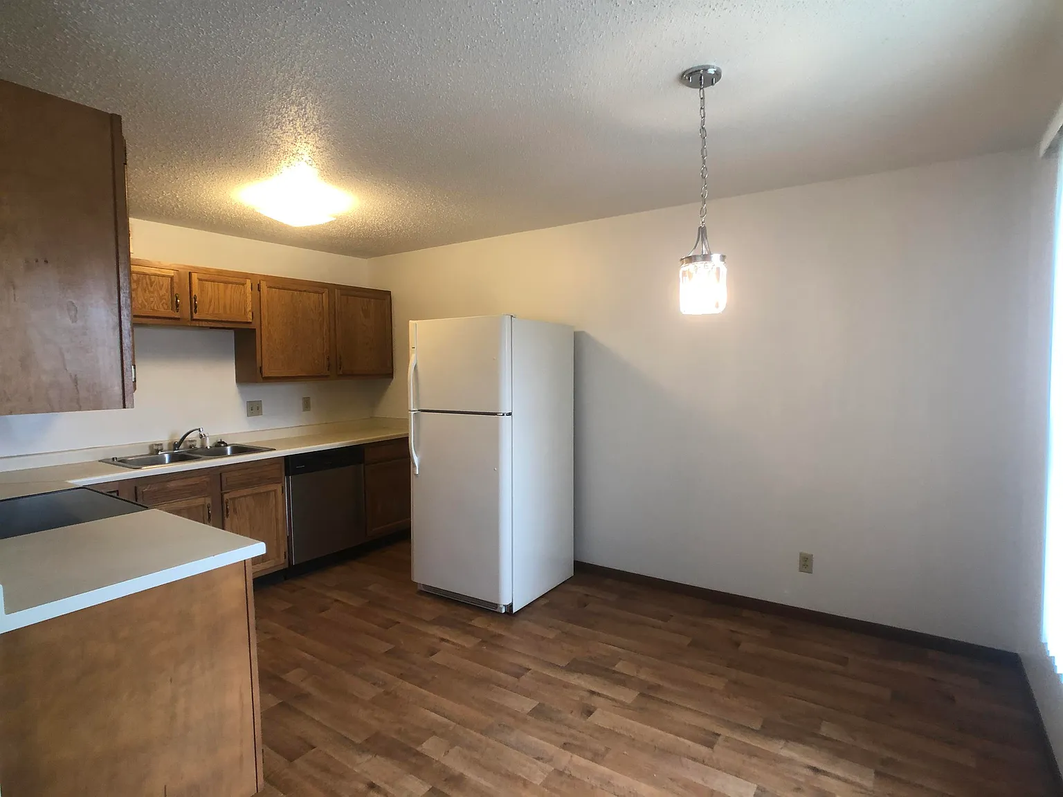 2 bed, $800 — Photo 2