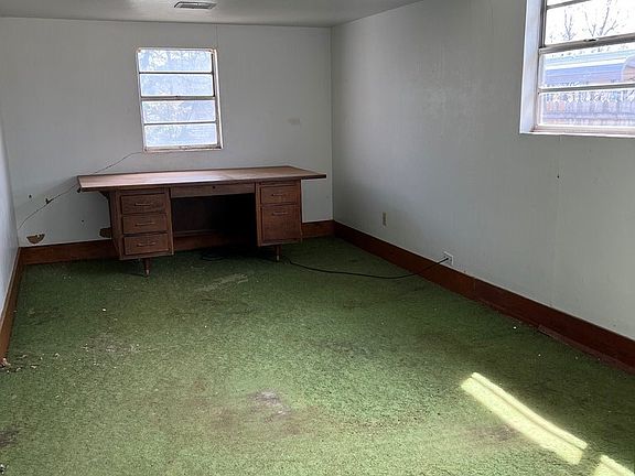 2nd image of 620 Hickory St