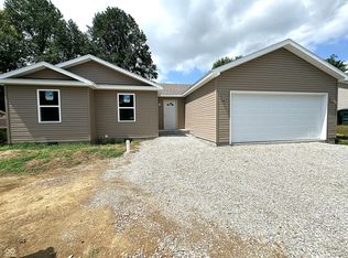207 N Birchwood Dr, Muncie, IN 47304
