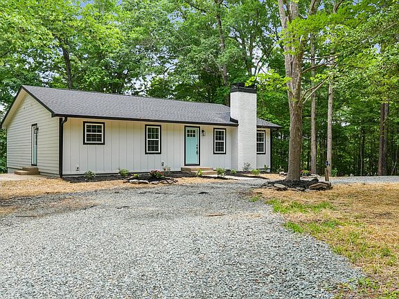 3rd image of 1007 McNeill Rd