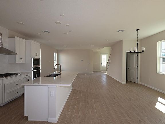 5th image of 5336 Center Lake Ranch Blvd