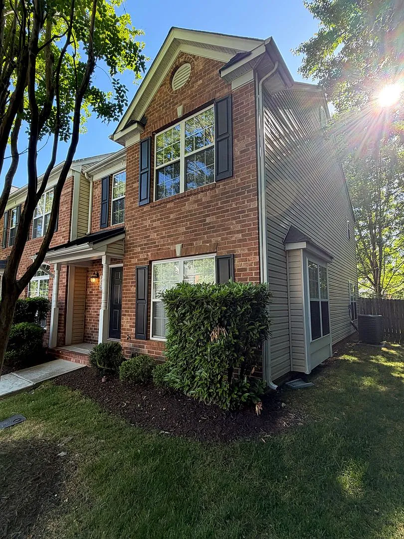 Building Photo - 5539 Belle Pond Dr