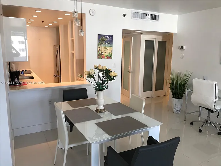 100 Lincoln Rd #808 — Photo 11