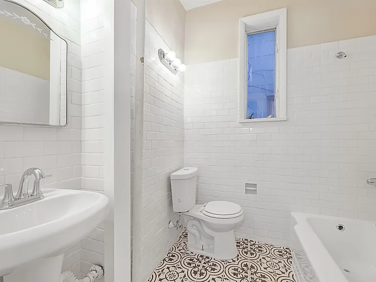 935 Boulevard E #2 — Photo 16