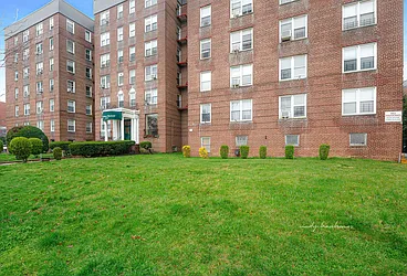 143-25 84 Drive