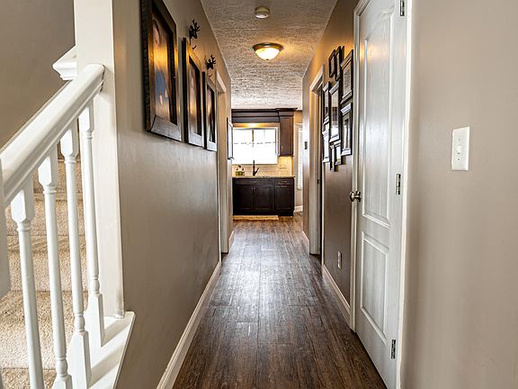 4th image of 2556 Worthington Dr