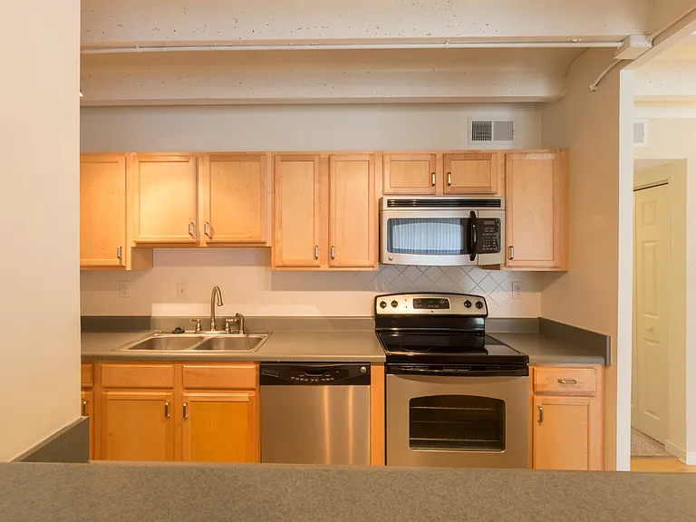 Preston Square Apartments — Photo 14