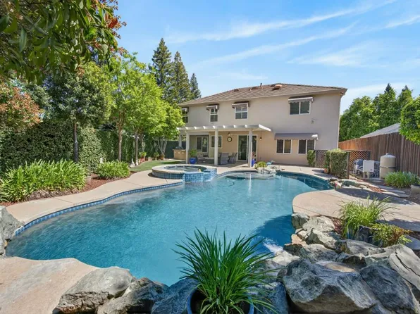 5500 Tierra Gardens Ln, Carmichael, CA 95608
