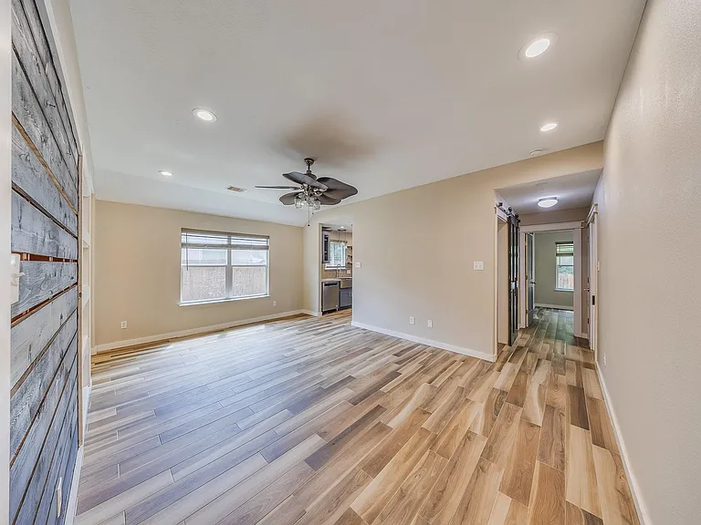 2515 Cypress Island Dr — Photo 11