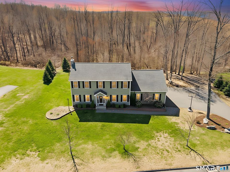 1st image of 18 Oakwood Drive