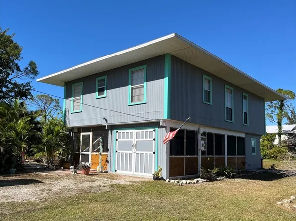 8595 Redwood Dr, Saint James City, FL 33956