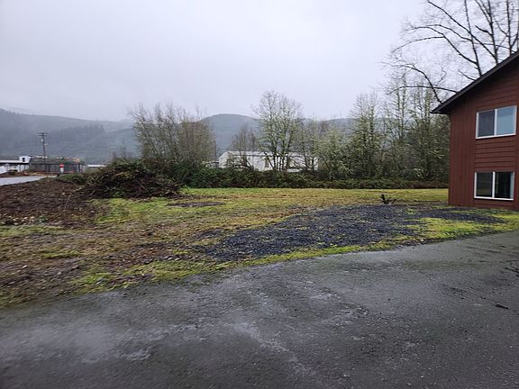 3rd image of 171 18th St