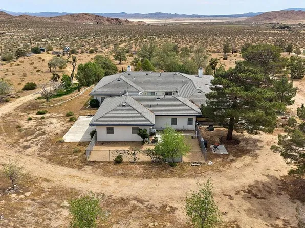 13088 Sunset Dr, Lucerne Valley, CA 92356