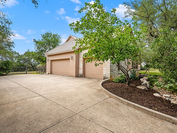 5th image of 922 Riverforest Dr