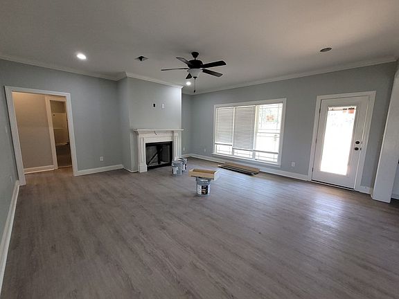 5th image of 200-30 Hollister Dr