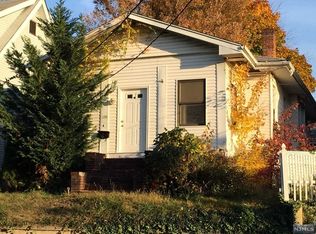 130 Grand Ave, Palisades Park, NJ 07650