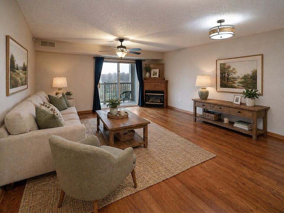 1st image of 1321 Lake Dr Unit 302