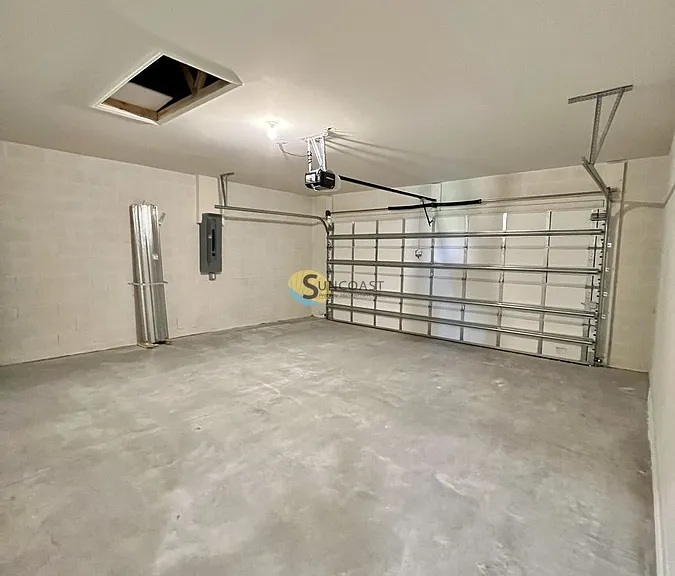 2518 NE 6th Pl — Photo 41