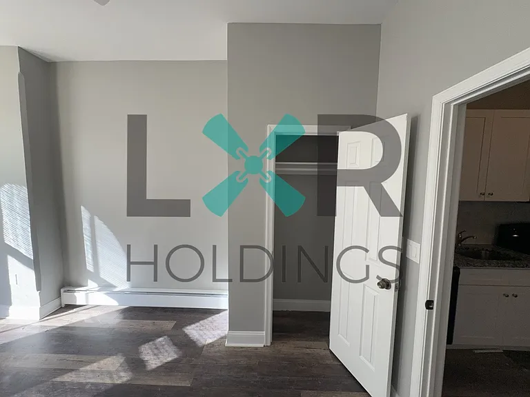 17 E Elm St #1 — Photo 10