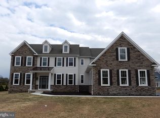 7 Lily Ln, Ivyland, PA 18974