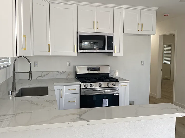 10920 Lillian Ln — Photo 4