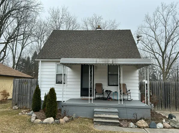 27346 Maple St, Roseville, MI 48066