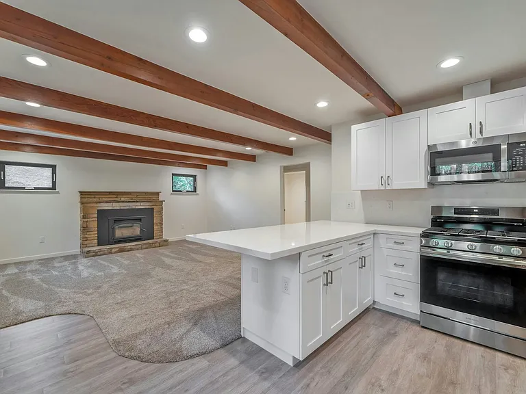 6292 Pine St — Photo 12